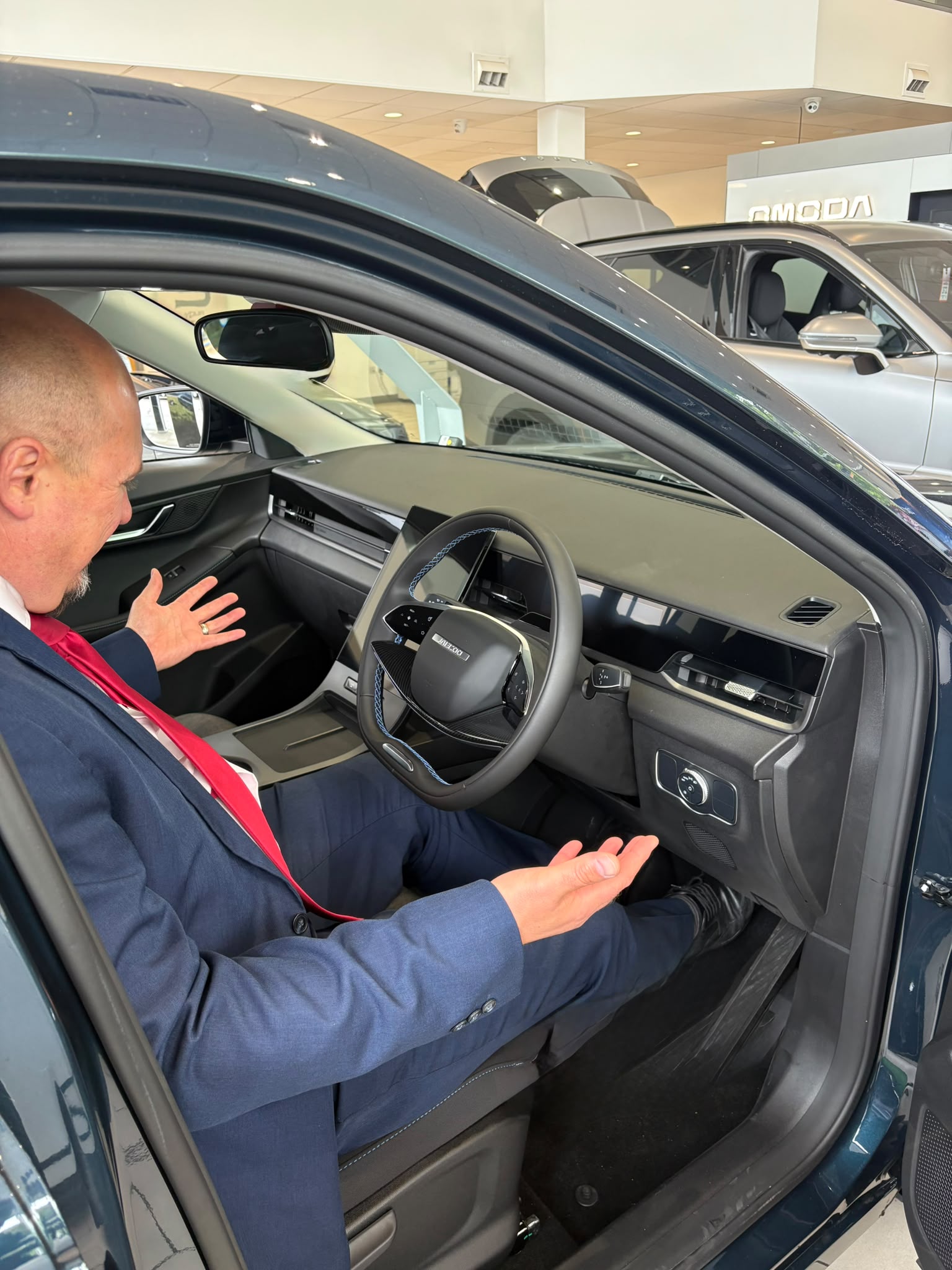 Jon Tatnall discovering OMODA and JAECOO technology